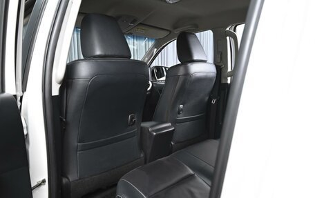 Toyota Hilux VIII, 2016 год, 2 889 000 рублей, 11 фотография