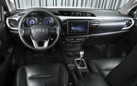 Toyota Hilux VIII, 2016 год, 2 889 000 рублей, 6 фотография
