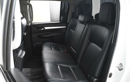 Toyota Hilux VIII, 2016 год, 2 889 000 рублей, 9 фотография