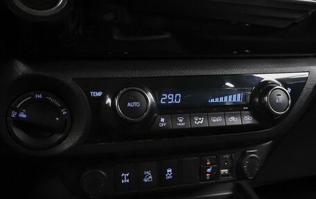 Toyota Hilux VIII, 2016 год, 2 889 000 рублей, 16 фотография