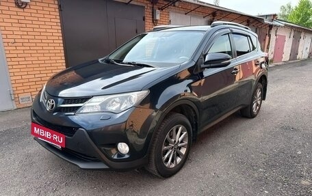 Toyota RAV4, 2015 год, 1 950 000 рублей, 12 фотография