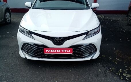 Toyota Camry, 2019 год, 2 150 000 рублей, 1 фотография