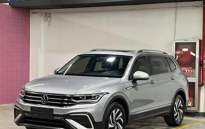 Volkswagen Tiguan II, 2022 год, 2 190 000 рублей, 1 фотография