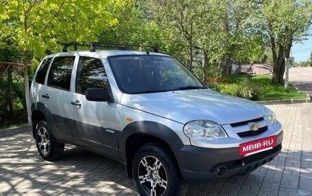 Chevrolet Niva I рестайлинг, 2010 год, 485 000 рублей, 3 фотография