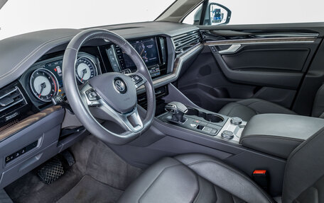 Volkswagen Touareg III, 2018 год, 4 742 000 рублей, 8 фотография