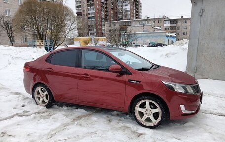 KIA Rio III рестайлинг, 2013 год, 750 000 рублей, 2 фотография