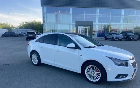 Chevrolet Cruze II, 2010 год, 525 000 рублей, 4 фотография