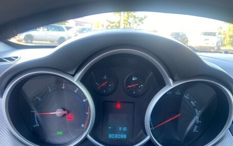 Chevrolet Cruze II, 2010 год, 525 000 рублей, 9 фотография