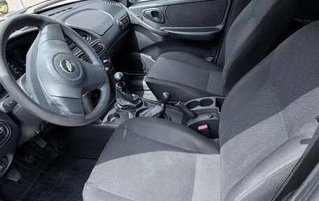 Chevrolet Niva I рестайлинг, 2017 год, 750 000 рублей, 21 фотография