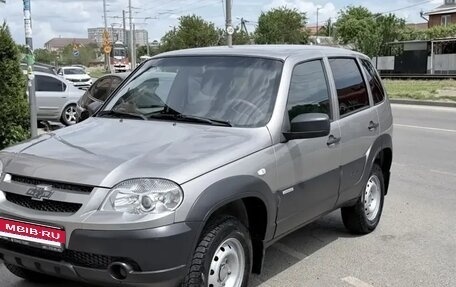 Chevrolet Niva I рестайлинг, 2017 год, 750 000 рублей, 4 фотография