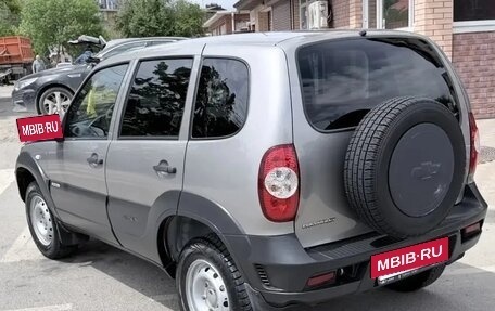 Chevrolet Niva I рестайлинг, 2017 год, 750 000 рублей, 6 фотография