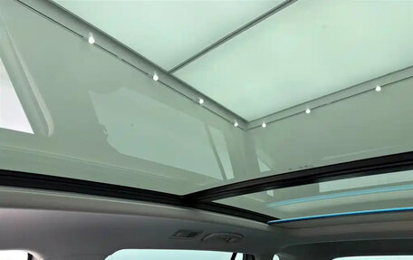 Volkswagen Tiguan II, 2022 год, 2 200 000 рублей, 11 фотография