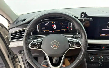 Volkswagen Tiguan II, 2022 год, 2 200 000 рублей, 7 фотография