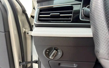 Volkswagen Tiguan II, 2022 год, 2 200 000 рублей, 12 фотография