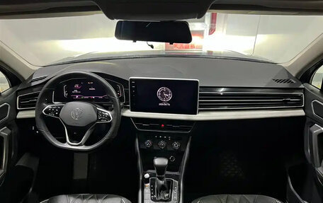 Volkswagen Tiguan II, 2022 год, 2 190 000 рублей, 7 фотография
