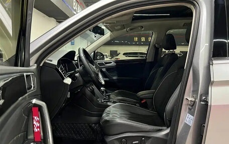 Volkswagen Tiguan II, 2022 год, 2 190 000 рублей, 9 фотография