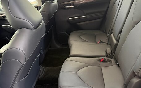 Toyota Highlander, 2026 год, 7 499 000 рублей, 17 фотография