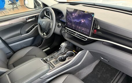 Toyota Highlander, 2026 год, 7 499 000 рублей, 15 фотография