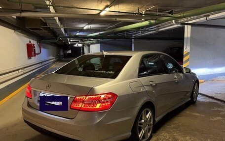 Mercedes-Benz E-Класс, 2011 год, 2 450 000 рублей, 3 фотография