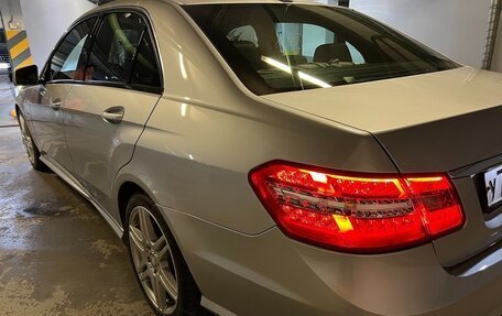 Mercedes-Benz E-Класс, 2011 год, 2 450 000 рублей, 4 фотография