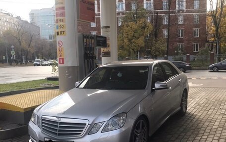Mercedes-Benz E-Класс, 2011 год, 2 450 000 рублей, 8 фотография