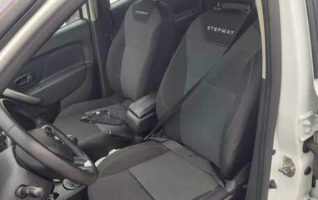 Renault Logan II, 2019 год, 720 000 рублей, 6 фотография