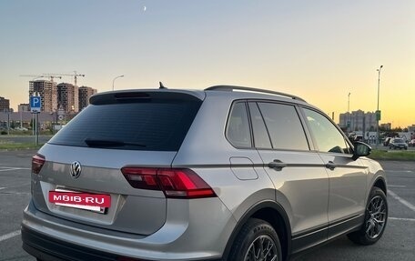 Volkswagen Tiguan II, 2020 год, 2 300 000 рублей, 3 фотография