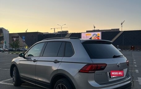Volkswagen Tiguan II, 2020 год, 2 300 000 рублей, 2 фотография
