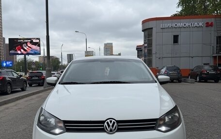 Volkswagen Polo VI (EU Market), 2011 год, 580 000 рублей, 2 фотография