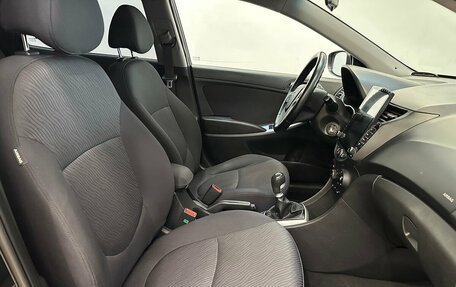 Hyundai Solaris II рестайлинг, 2011 год, 690 000 рублей, 12 фотография