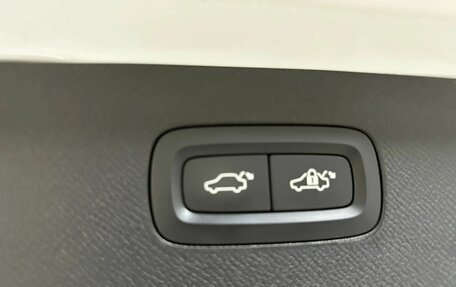 Volvo XC90 II рестайлинг, 2015 год, 2 912 000 рублей, 27 фотография
