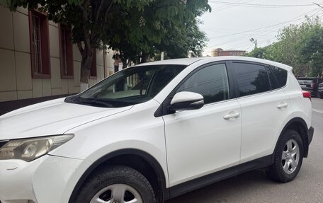 Toyota RAV4, 2015 год, 2 200 000 рублей, 1 фотография