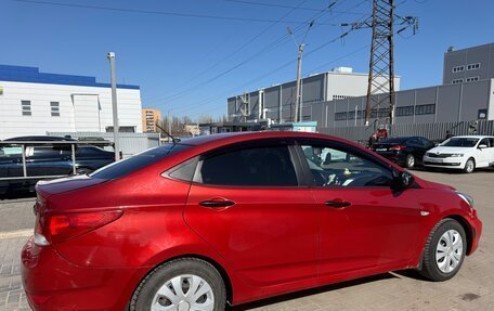 Hyundai Solaris II рестайлинг, 2011 год, 700 000 рублей, 4 фотография