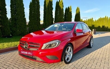Mercedes-Benz A-Класс, 2013 год, 1 495 000 рублей, 2 фотография