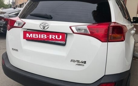 Toyota RAV4, 2015 год, 2 200 000 рублей, 4 фотография