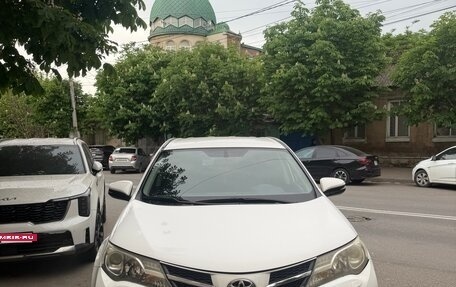 Toyota RAV4, 2015 год, 2 200 000 рублей, 3 фотография