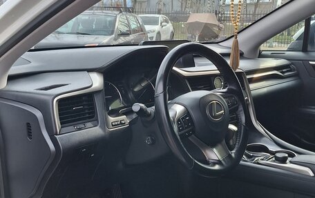 Lexus RX IV рестайлинг, 2017 год, 2 849 000 рублей, 7 фотография