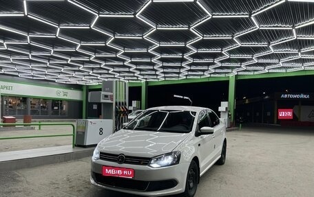Volkswagen Polo VI (EU Market), 2013 год, 750 000 рублей, 1 фотография