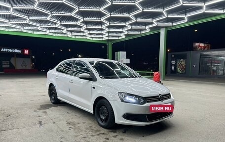 Volkswagen Polo VI (EU Market), 2013 год, 750 000 рублей, 2 фотография