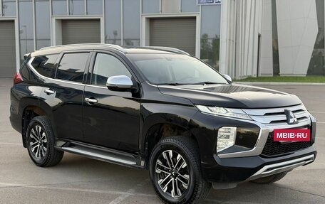 Mitsubishi Pajero Sport III рестайлинг, 2022 год, 4 200 000 рублей, 7 фотография