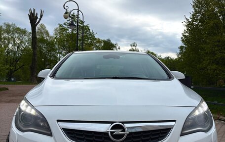 Opel Astra J, 2012 год, 650 000 рублей, 1 фотография