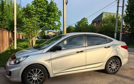 Hyundai Solaris II рестайлинг, 2014 год, 805 000 рублей, 1 фотография