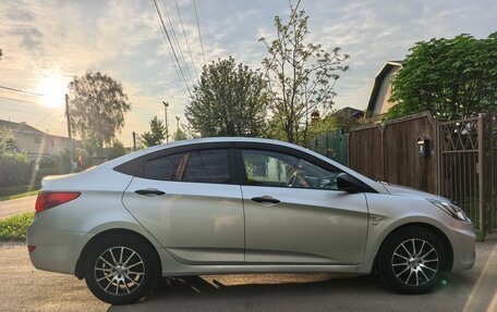 Hyundai Solaris II рестайлинг, 2014 год, 805 000 рублей, 2 фотография
