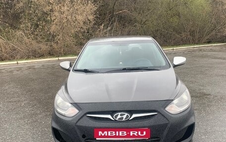 Hyundai Solaris II рестайлинг, 2011 год, 470 000 рублей, 2 фотография