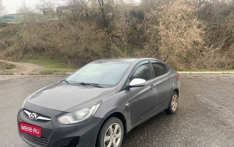 Hyundai Solaris II рестайлинг, 2011 год, 470 000 рублей, 1 фотография