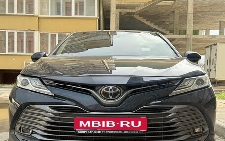 Toyota Camry, 2020 год, 2 200 000 рублей, 1 фотография