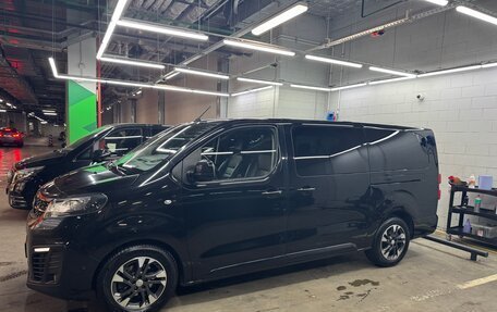 Opel Zafira Life I, 2021 год, 3 100 000 рублей, 2 фотография
