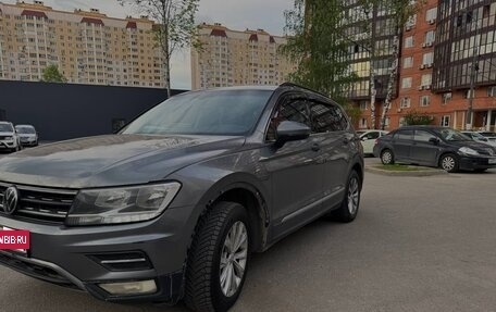 Volkswagen Tiguan II, 2018 год, 1 900 000 рублей, 3 фотография