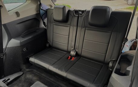 Volkswagen Tiguan II, 2018 год, 1 900 000 рублей, 24 фотография