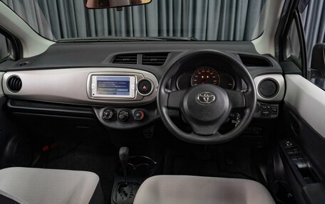 Toyota Vitz, 2013 год, 879 000 рублей, 6 фотография